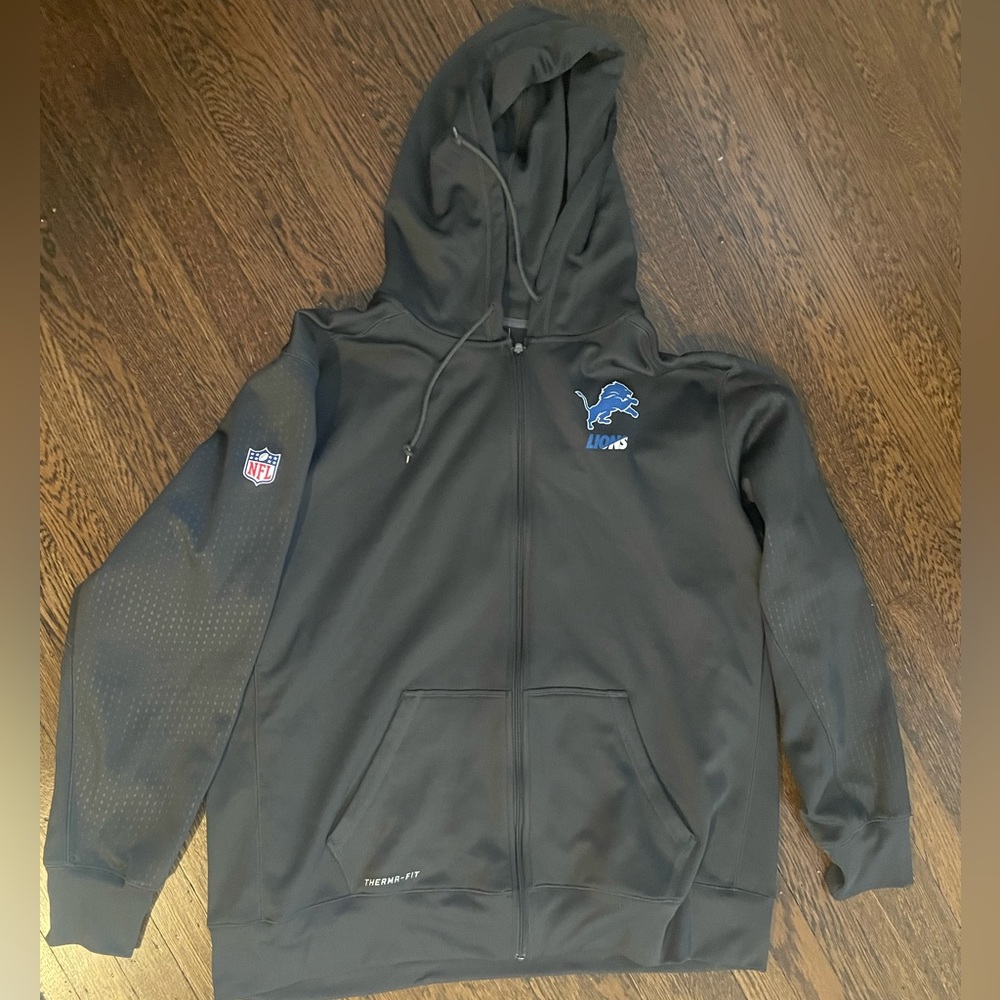Men’s Detroit Lions Nike zip up.